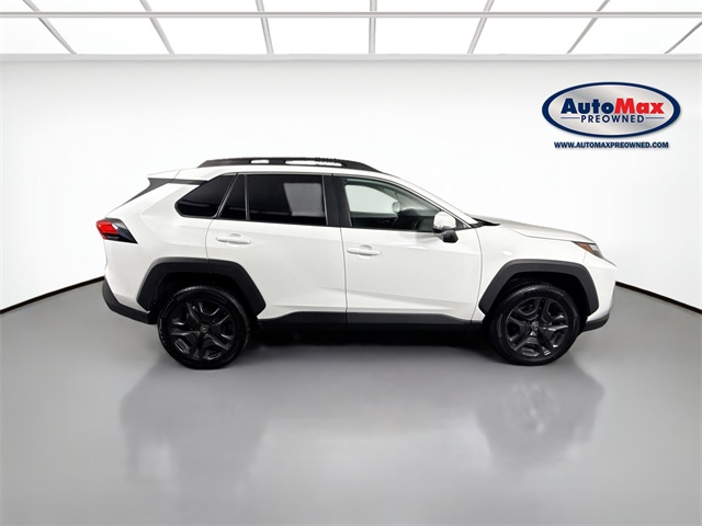 Vehicle image 4 of 40