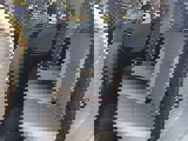 Vehicle image 12 of 27