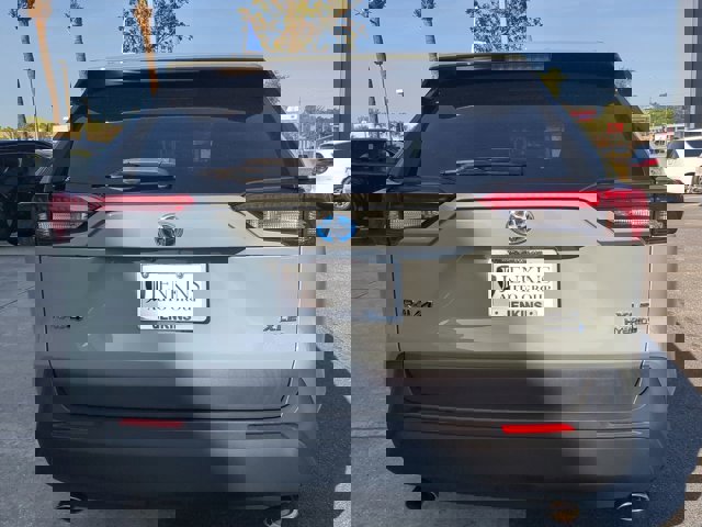 Vehicle image 7 of 27