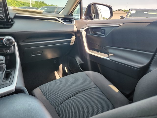 Vehicle image 20 of 25