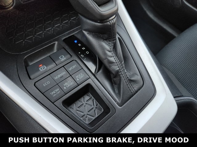 Vehicle image 10 of 25