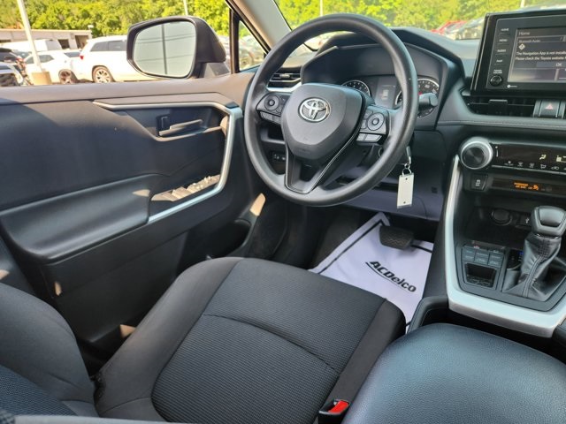 Vehicle image 21 of 25