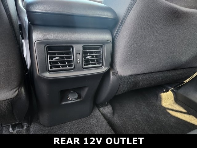 Vehicle image 15 of 25