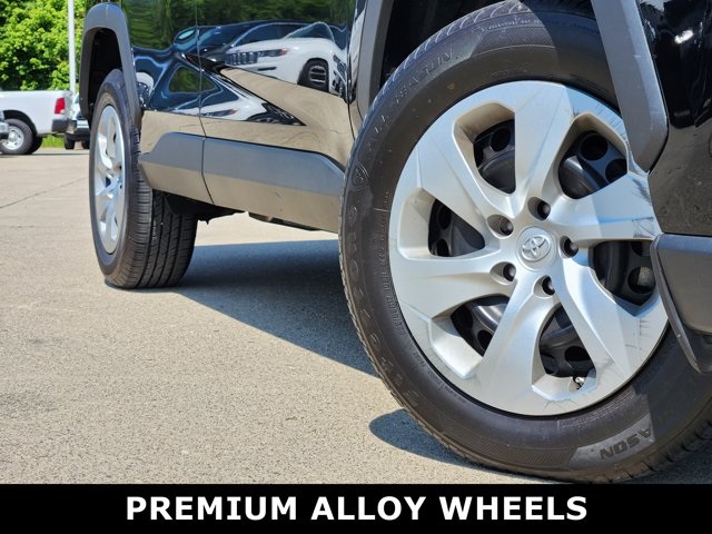 Vehicle image 12 of 25