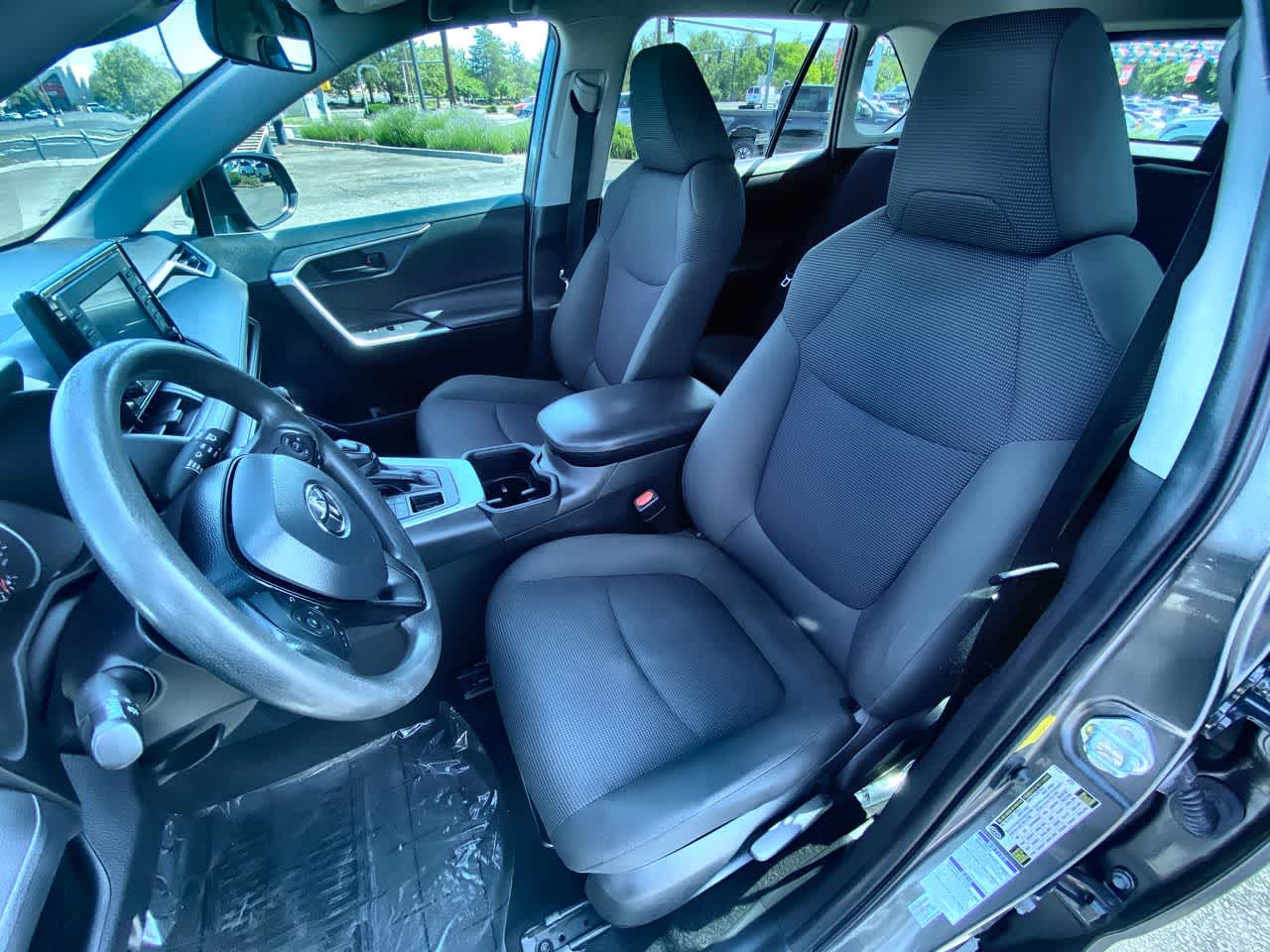 Vehicle image 11 of 24