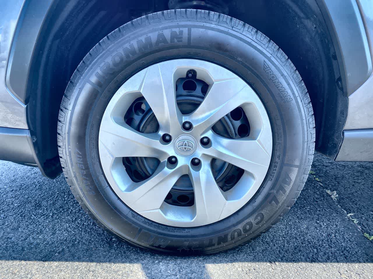 Vehicle image 10 of 24