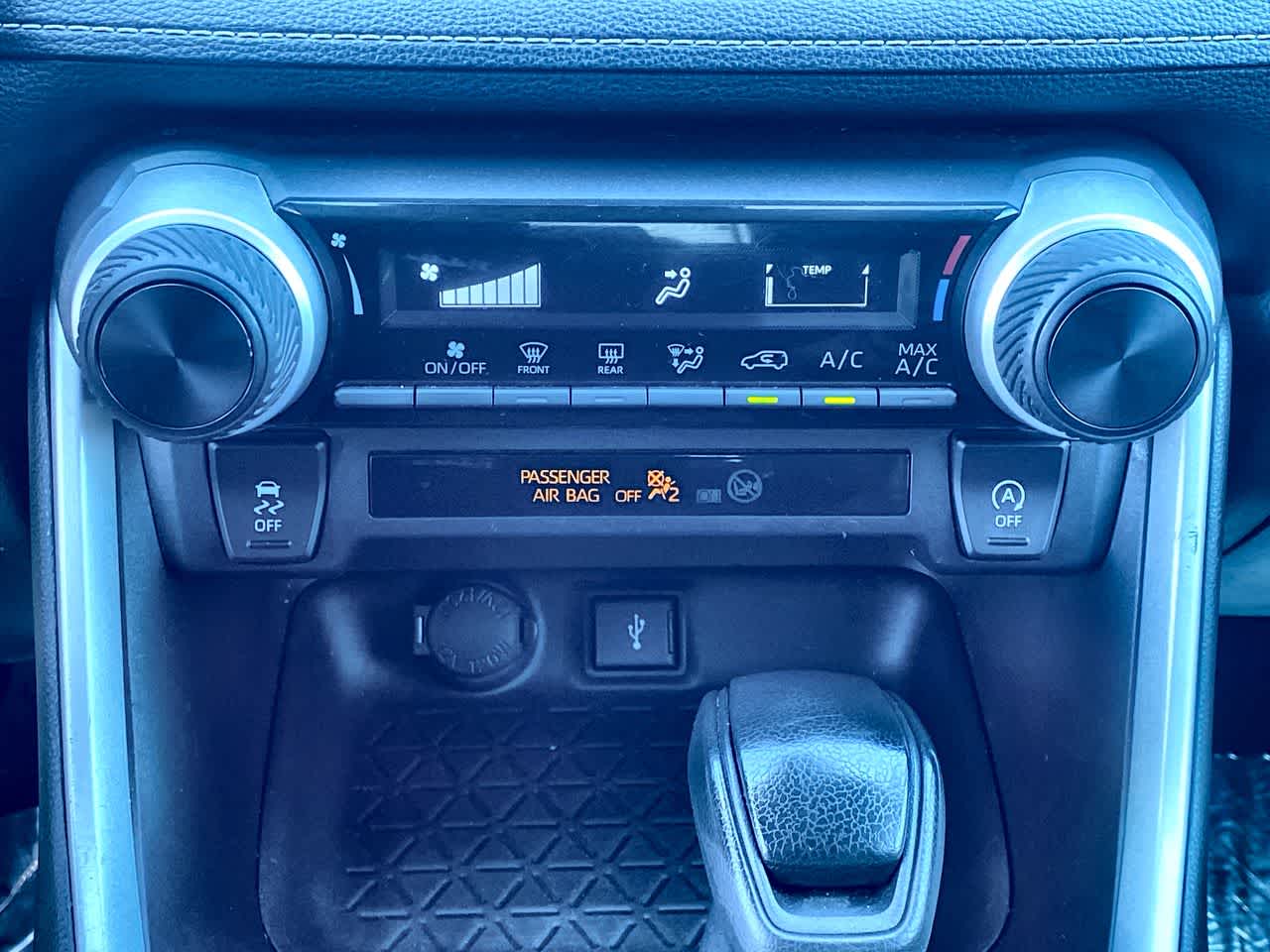 Vehicle image 18 of 24