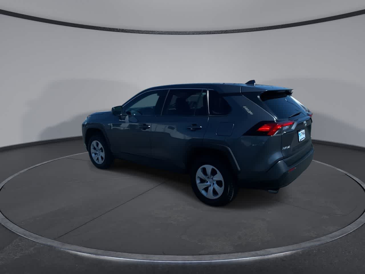 Vehicle image 8 of 24