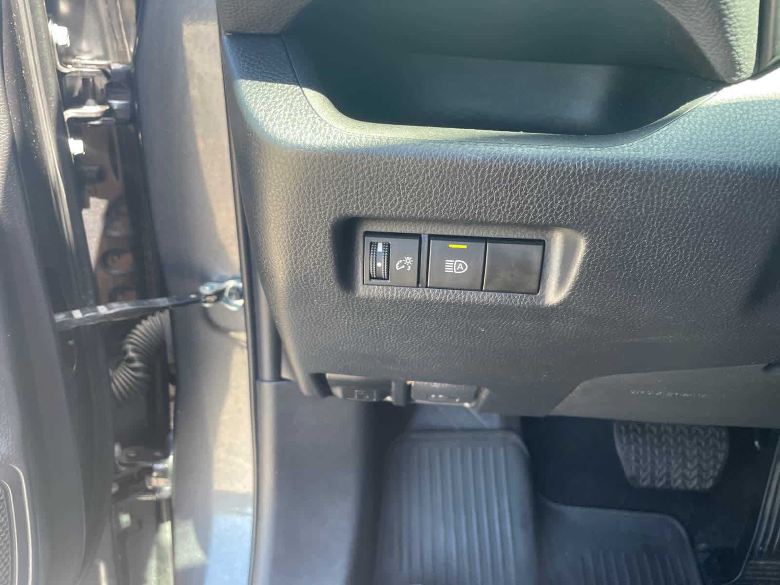 Vehicle image 23 of 25