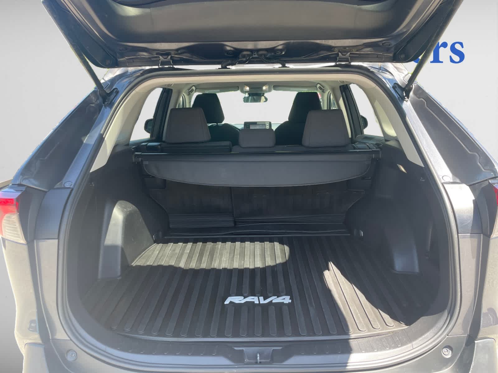 Vehicle image 8 of 25