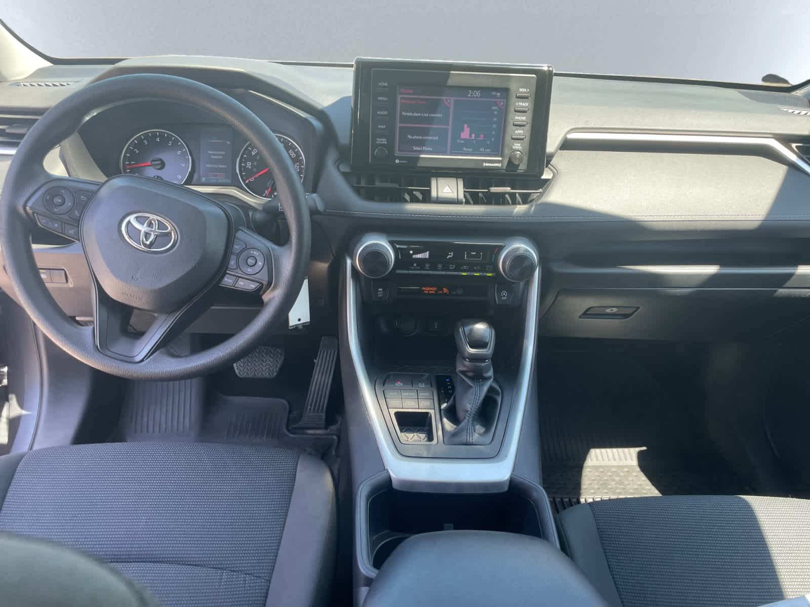 Vehicle image 12 of 25