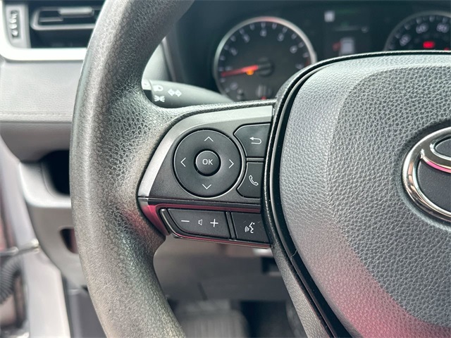 Vehicle image 16 of 32