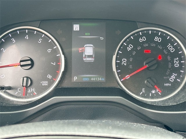 Vehicle image 18 of 32