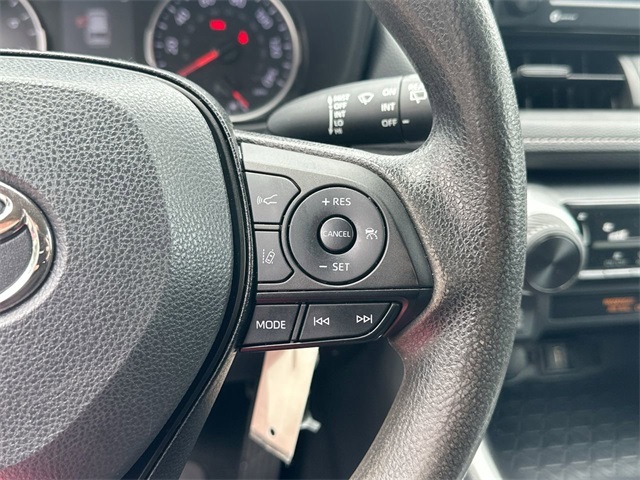 Vehicle image 17 of 32