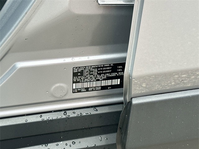 Vehicle image 25 of 32