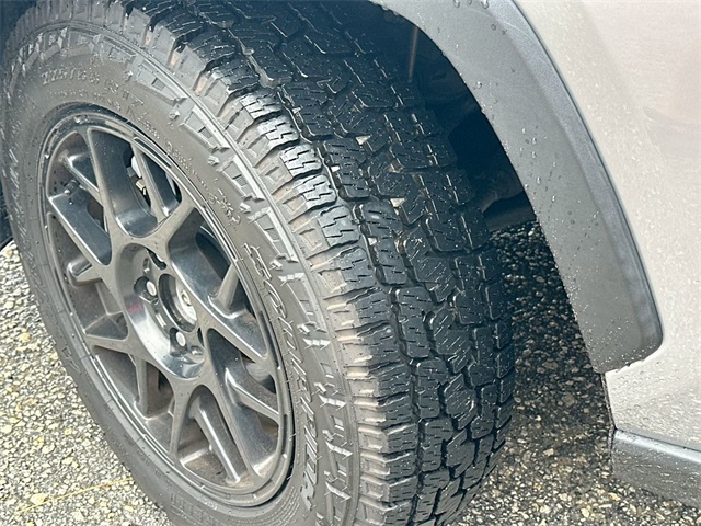 Vehicle image 8 of 32