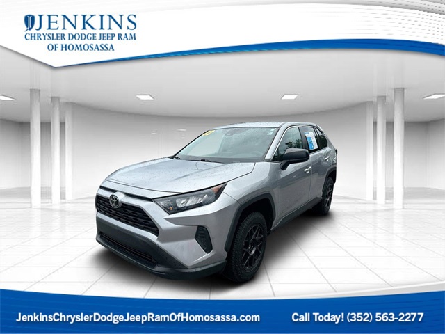 Vehicle image 2 of 32