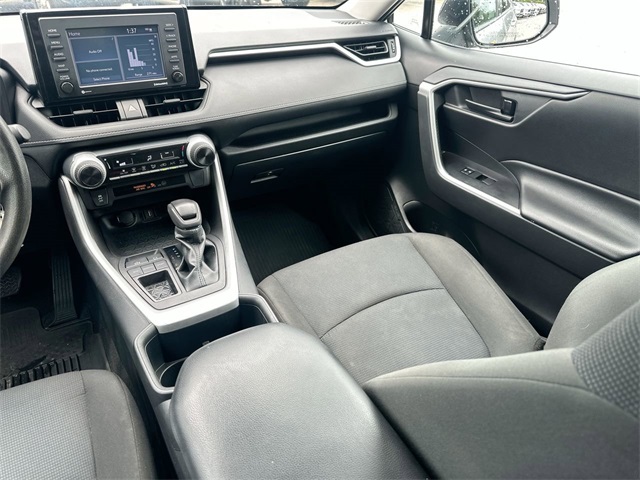 Vehicle image 29 of 32