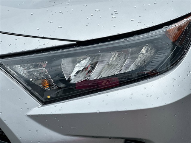 Vehicle image 31 of 32