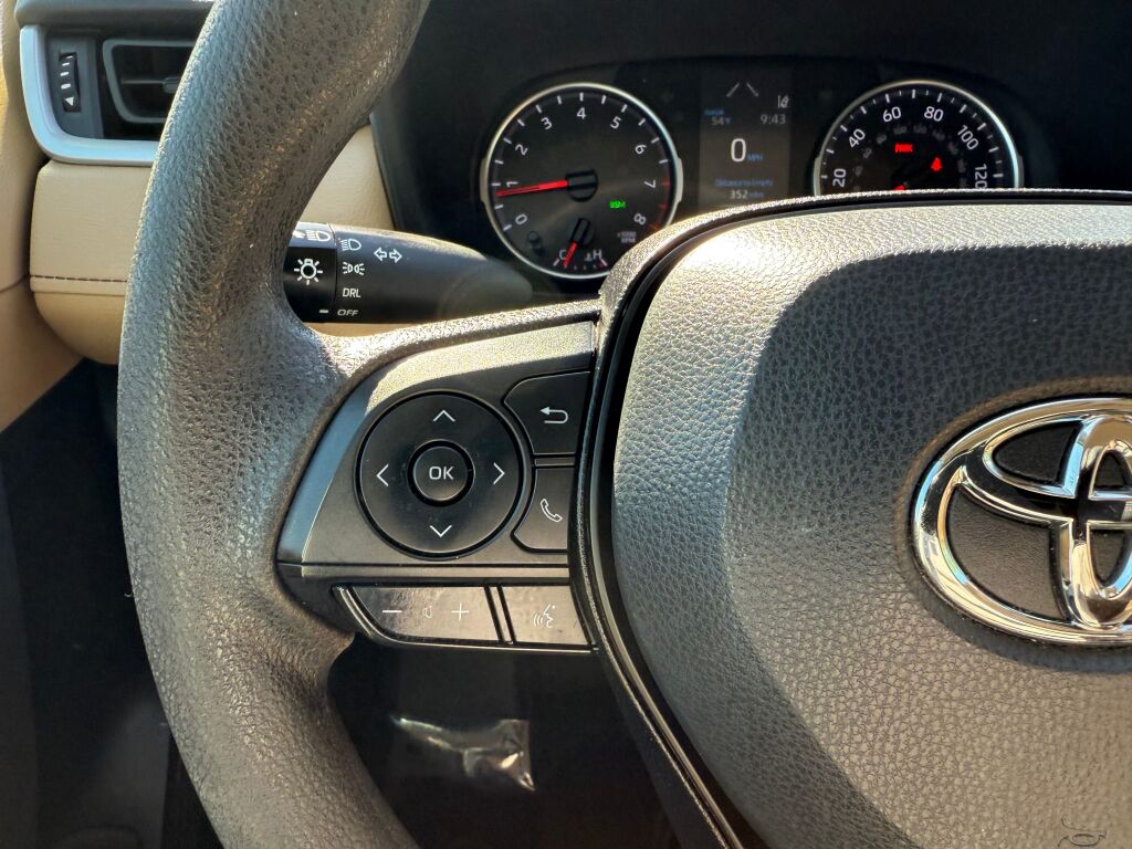 Vehicle image 14 of 35