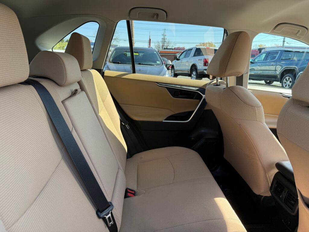 Vehicle image 26 of 35