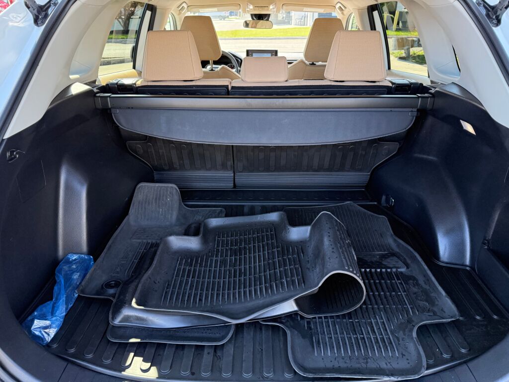Vehicle image 31 of 35