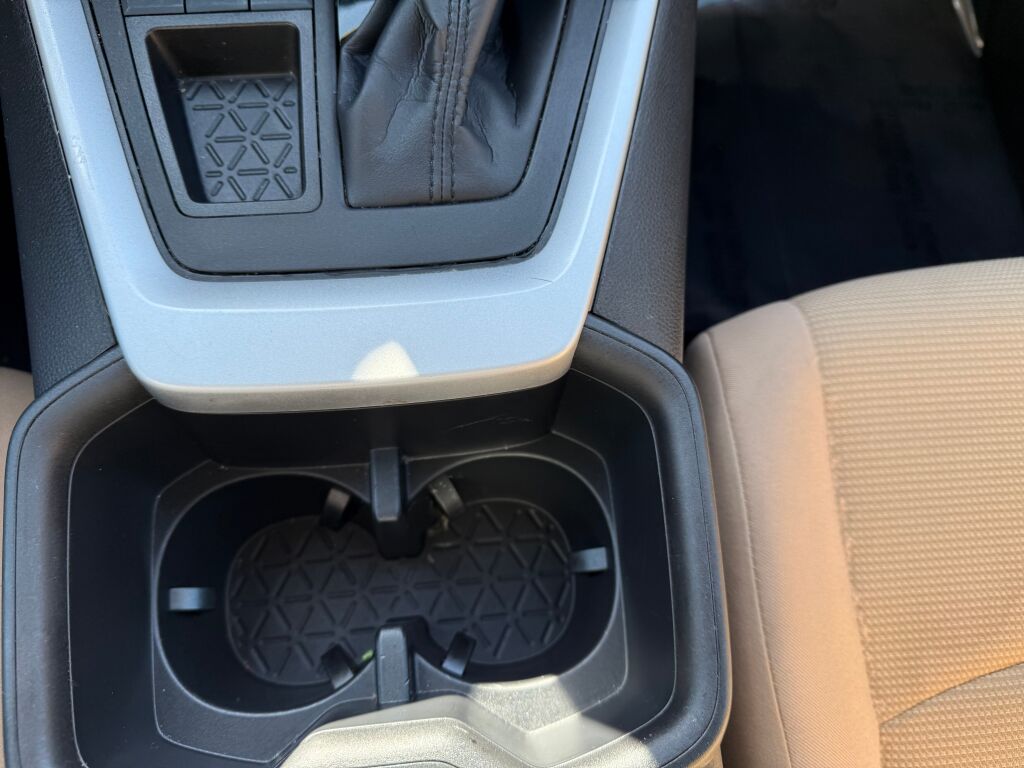 Vehicle image 21 of 35