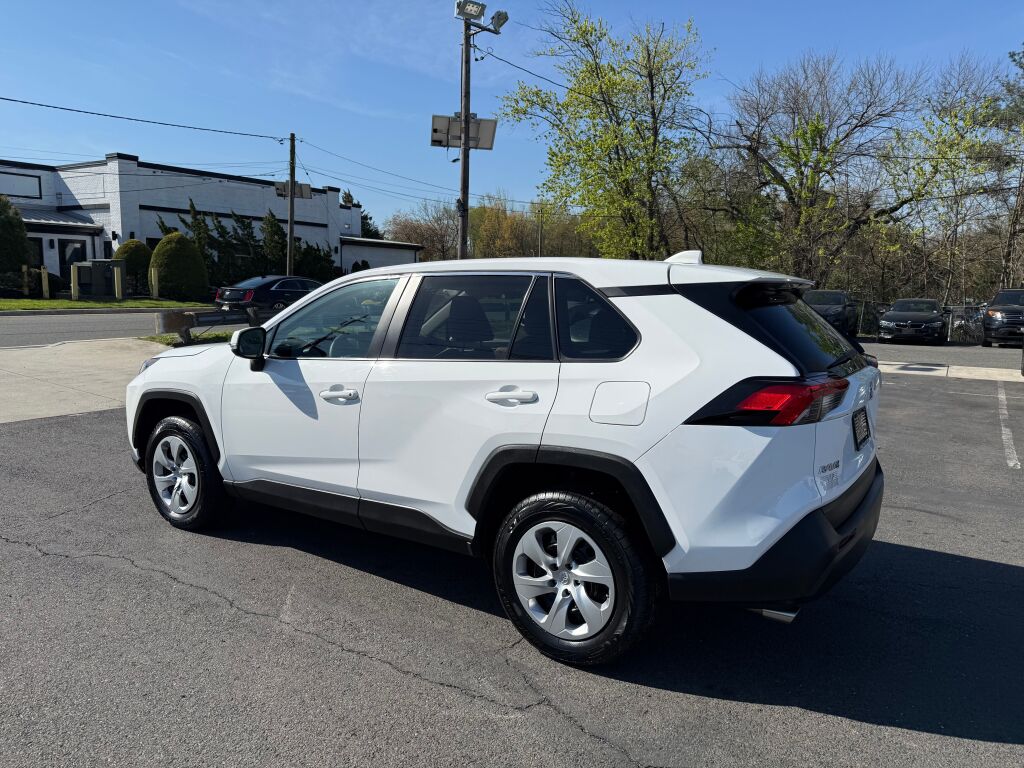 Vehicle image 8 of 35