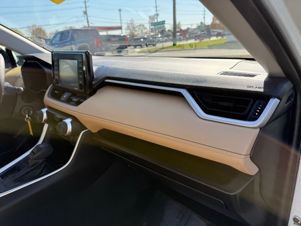 Vehicle image 29 of 35