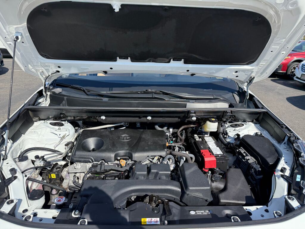 Vehicle image 34 of 35