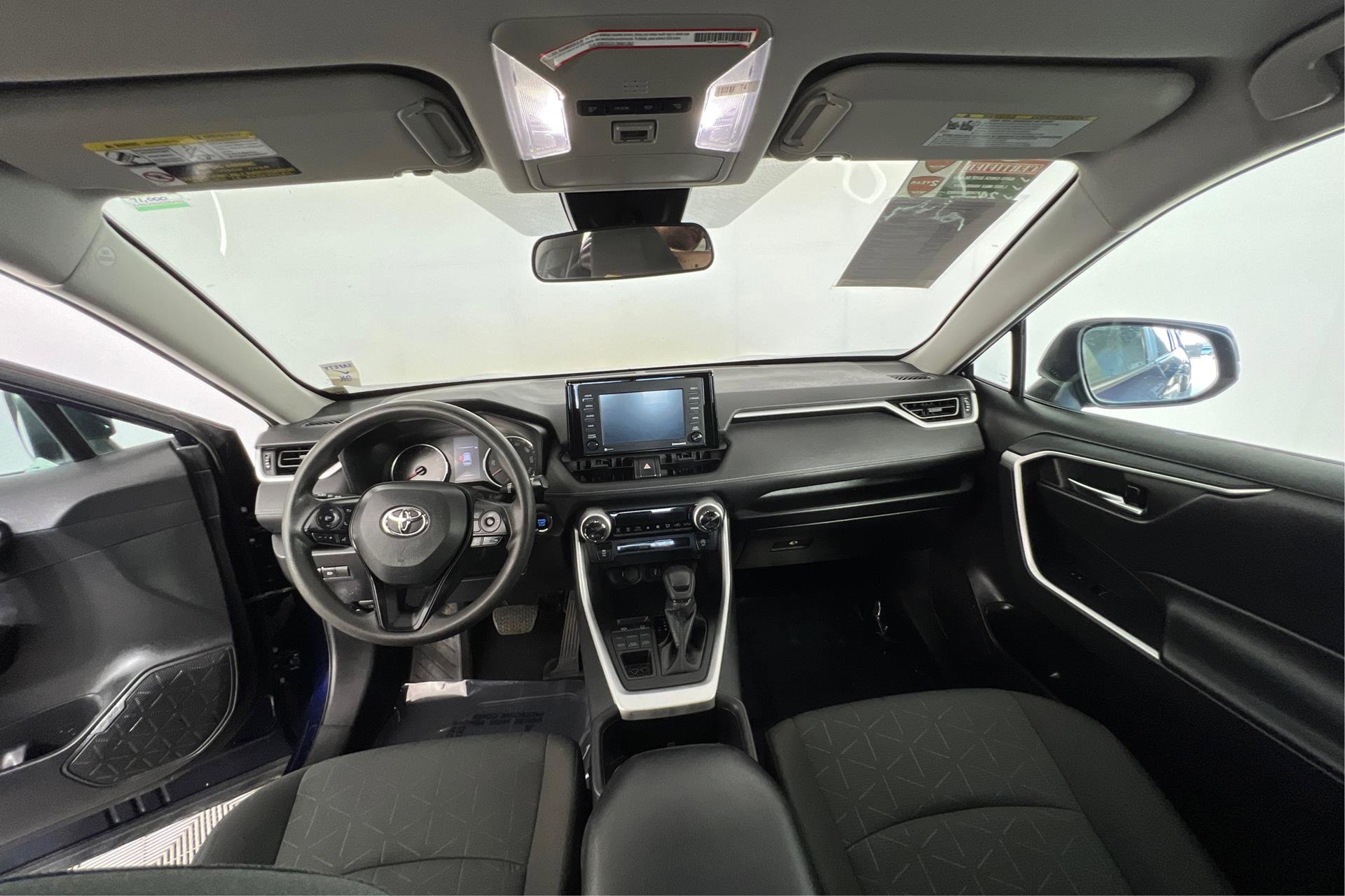 Vehicle image 20 of 25