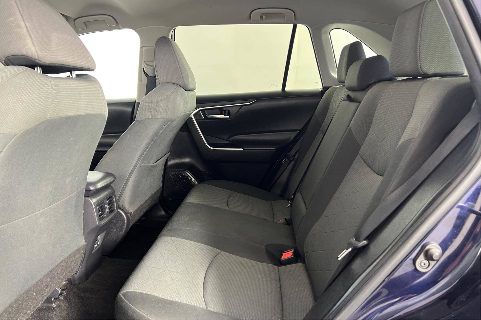 Vehicle image 8 of 25