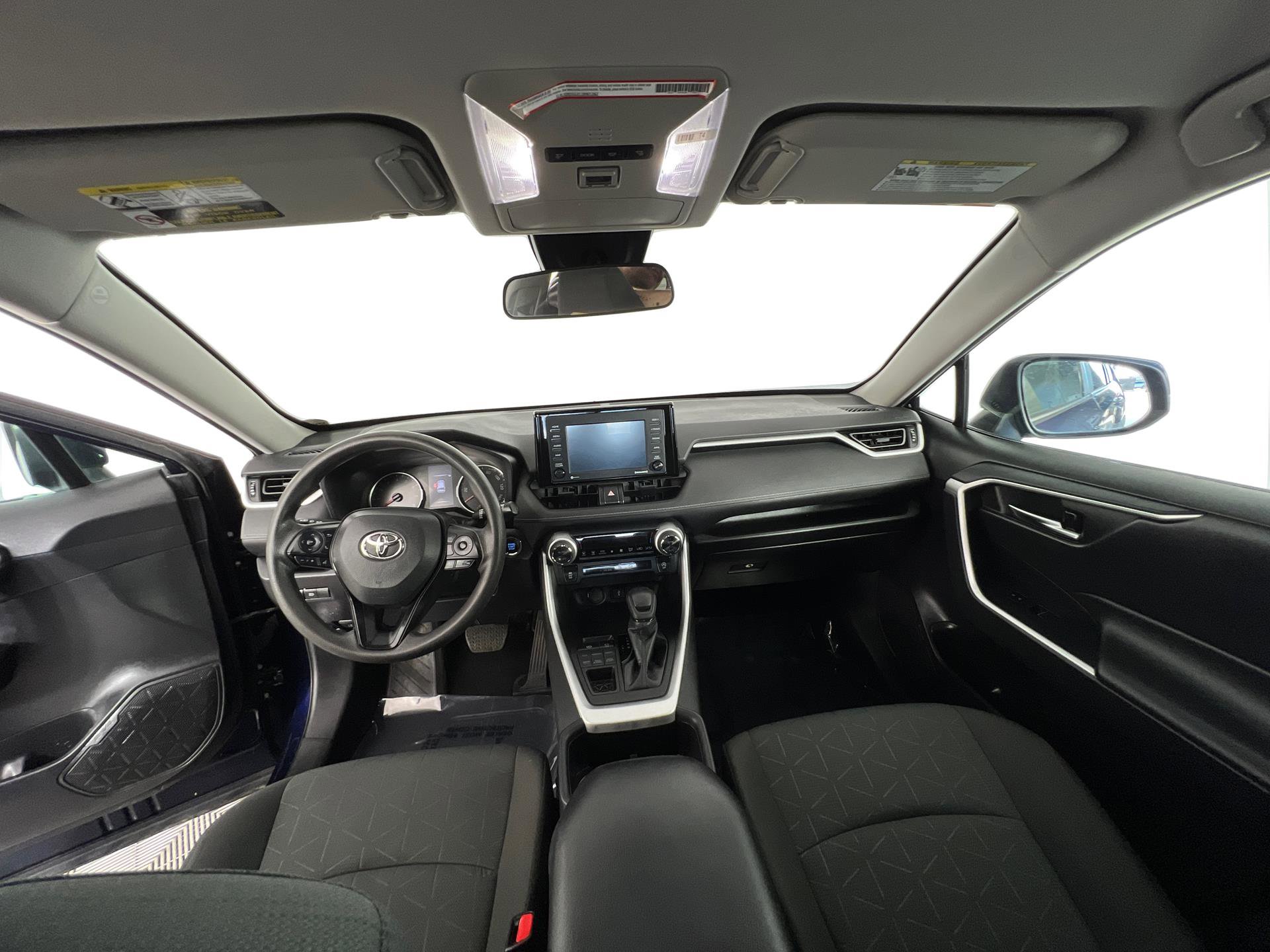 Vehicle image 16 of 25