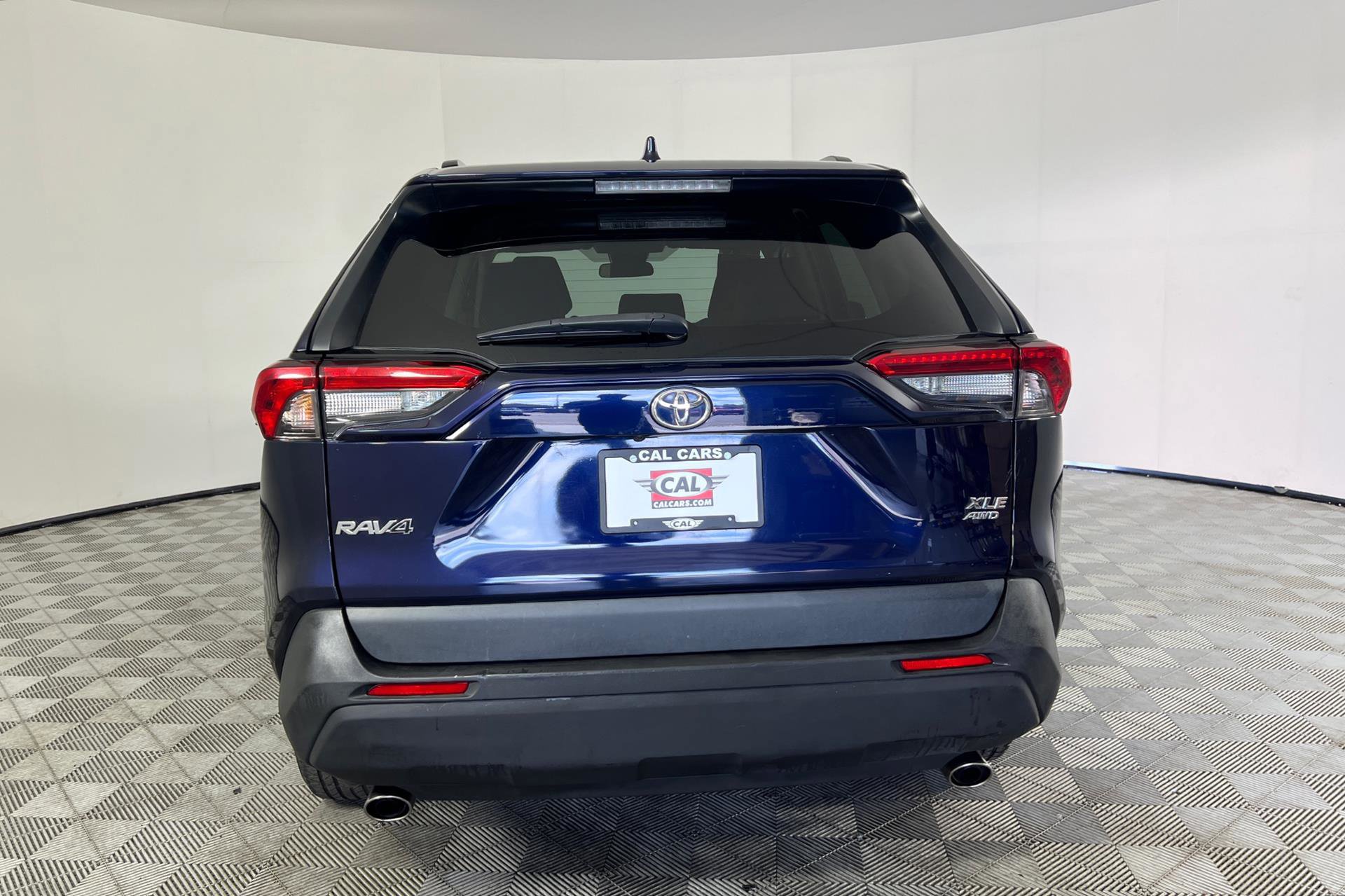 Vehicle image 5 of 25