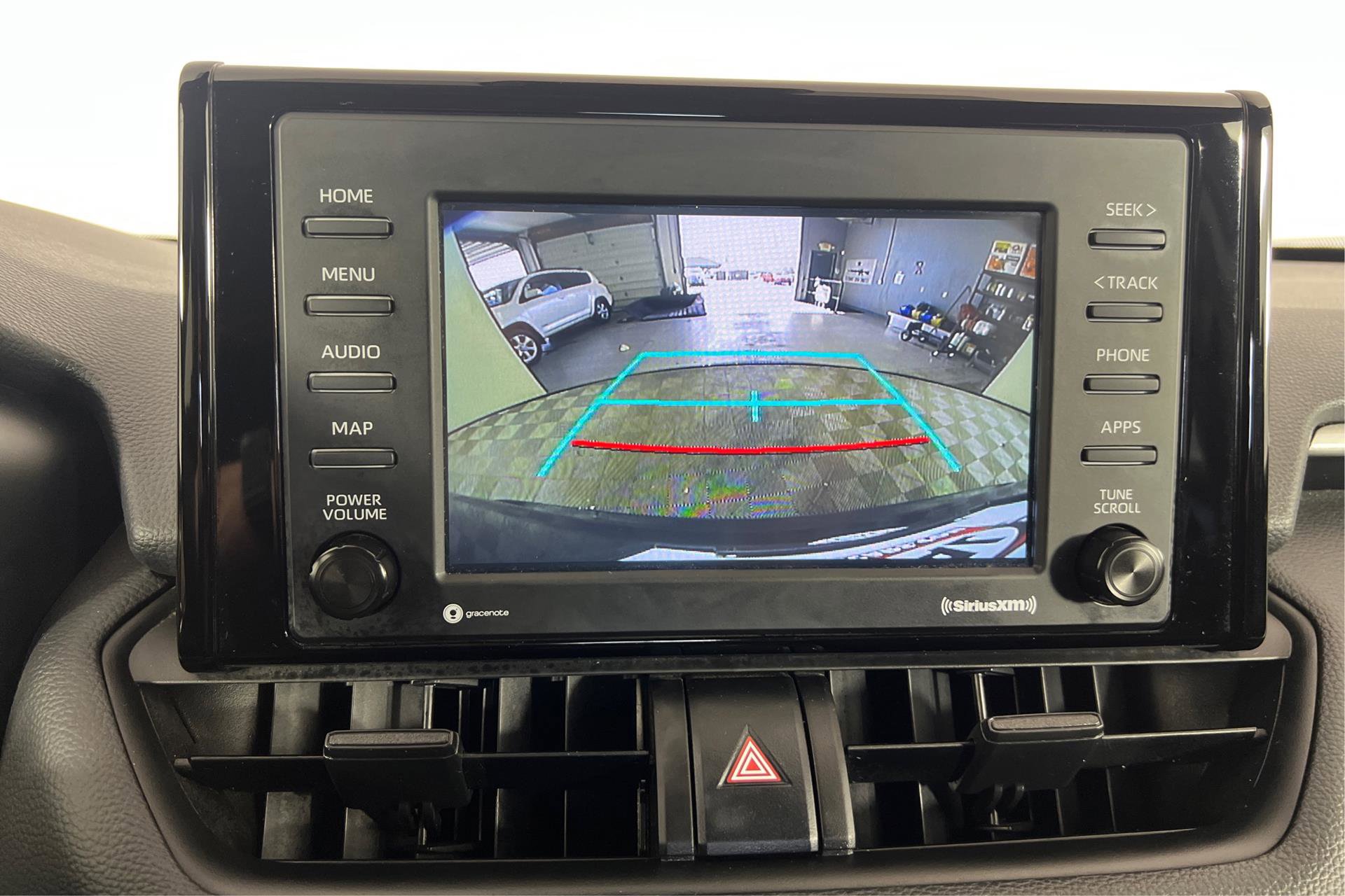 Vehicle image 21 of 25