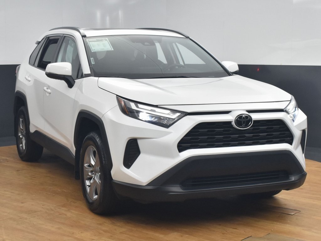 Vehicle image 9 of 52