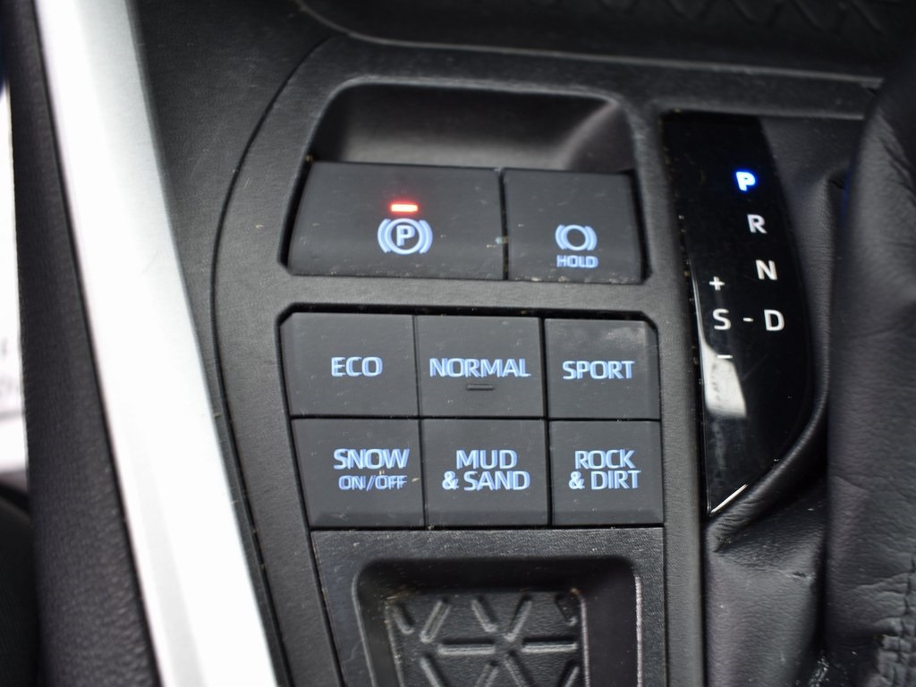 Vehicle image 27 of 52