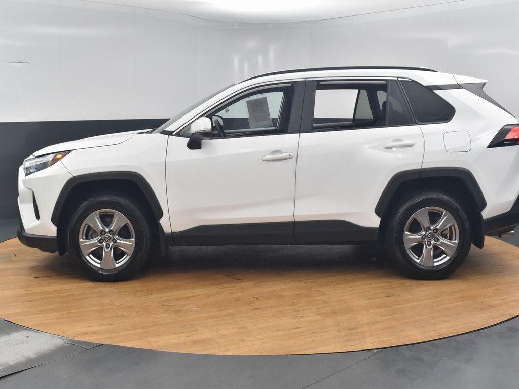 Vehicle image 2 of 52