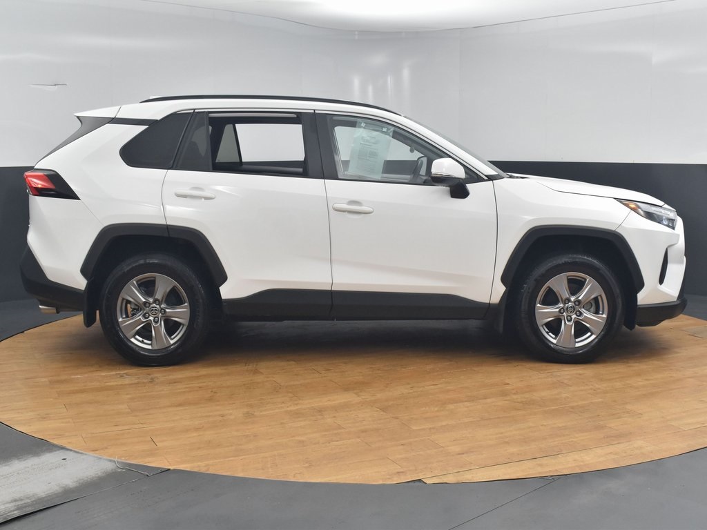 Vehicle image 12 of 52