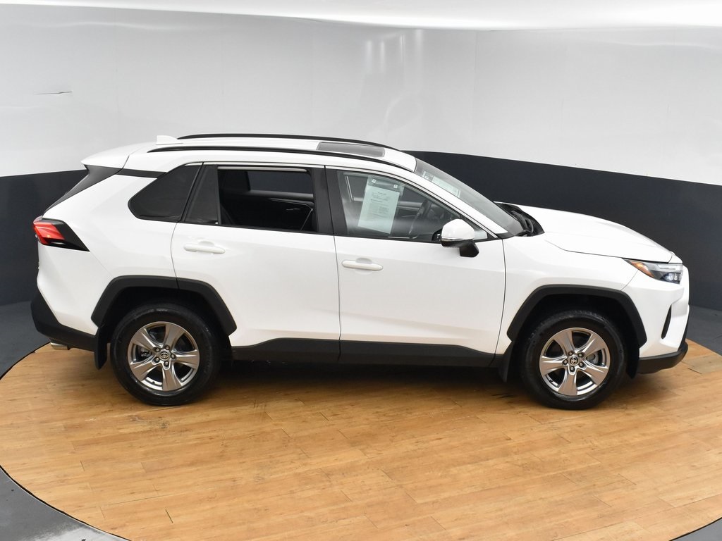 Vehicle image 6 of 52
