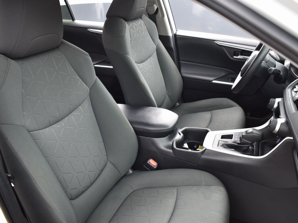 Vehicle image 47 of 52