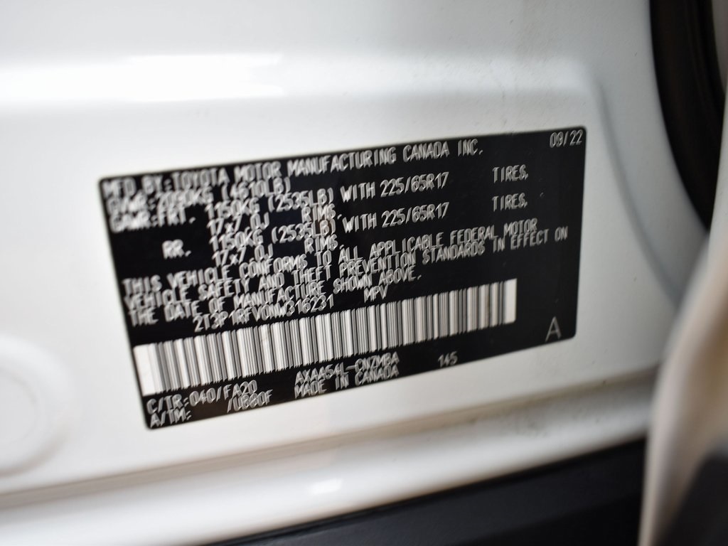 Vehicle image 21 of 52