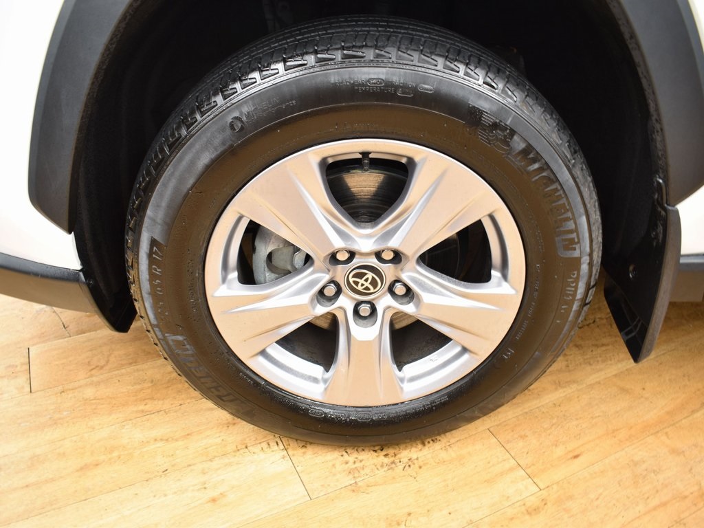 Vehicle image 51 of 52