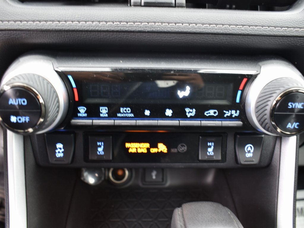 Vehicle image 26 of 52