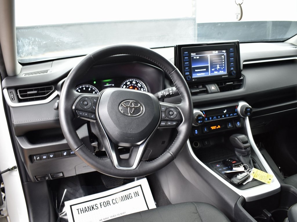 Vehicle image 22 of 52