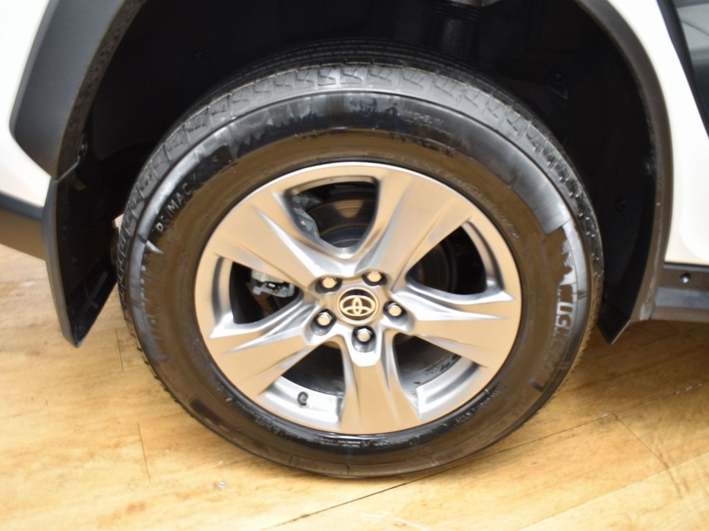 Vehicle image 45 of 52