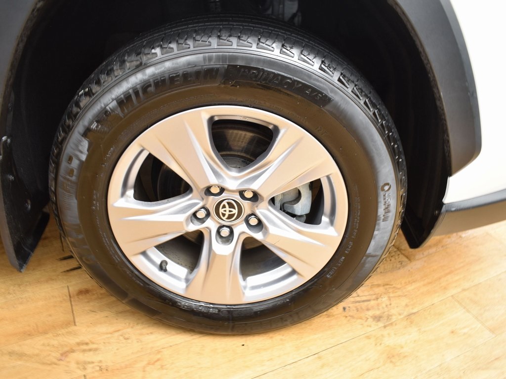 Vehicle image 49 of 52