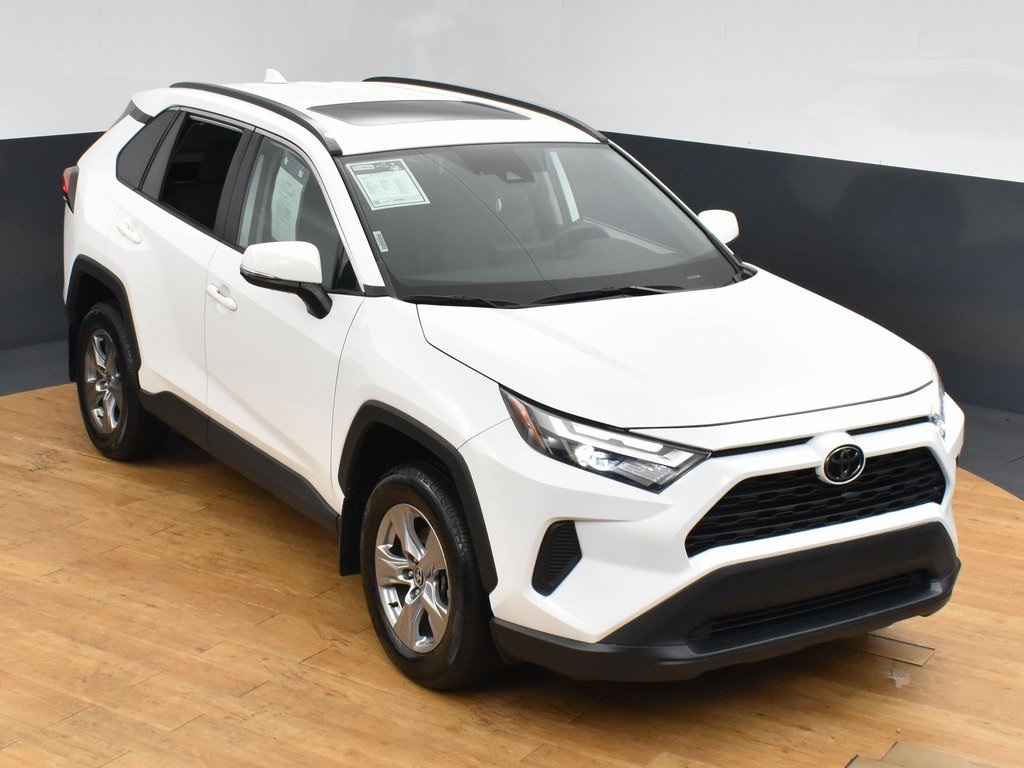 Vehicle image 14 of 52
