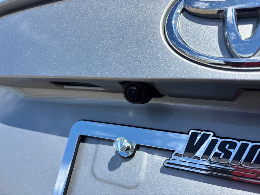 Vehicle image 15 of 41