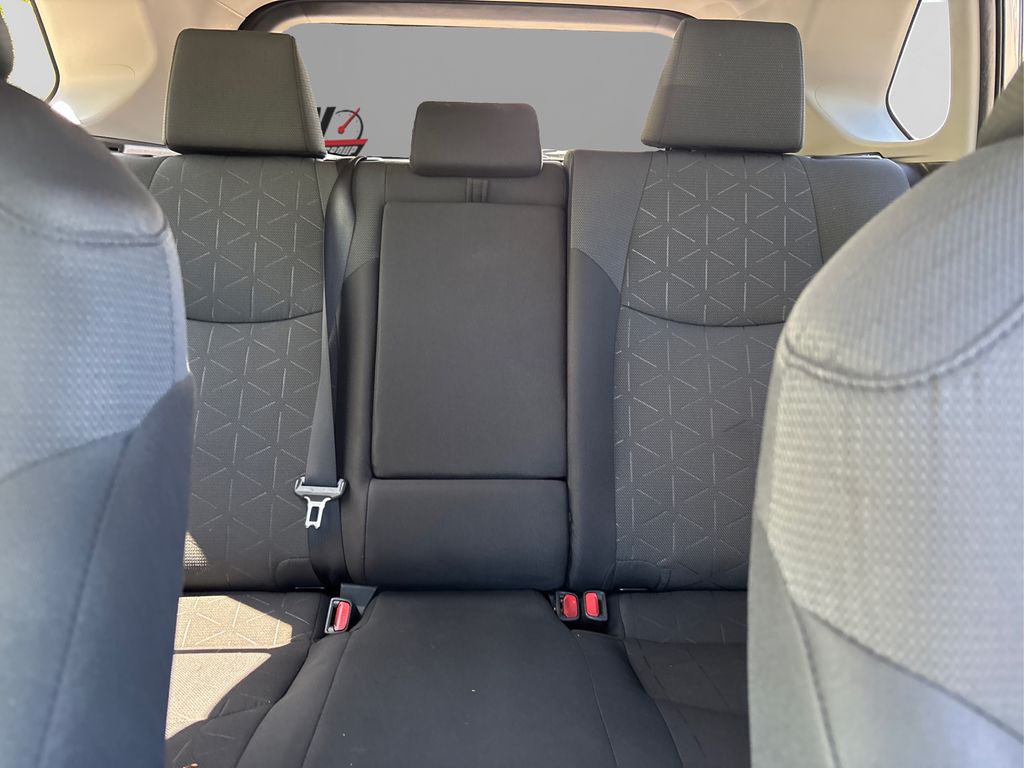 Vehicle image 19 of 41